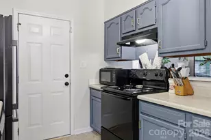 1221 Capps Hollow Dr, Charlotte, NC 28216 - Photo 11