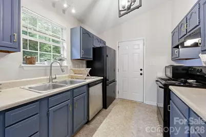 1221 Capps Hollow Drive, Charlotte, NC 28216 - Photo 7