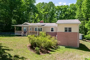 146 Fairmont Rd, Candler, NC 28715 - Photo 3