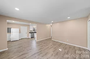 5045 Curtiswood Dr, Charlotte, NC 28213 - Photo 11
