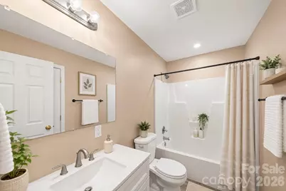 5045 Curtiswood Drive, Charlotte, NC 28213 - Photo 9