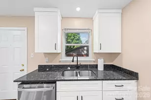 5045 Curtiswood Dr, Charlotte, NC 28213 - Photo 13