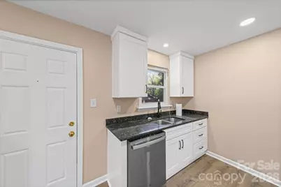 5045 Curtiswood Drive, Charlotte, NC 28213 - Photo 17