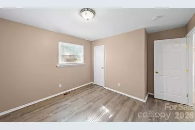 5045 Curtiswood Drive, Charlotte, NC 28213 - Photo 25