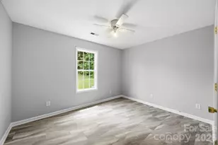 1528 Oakdale Green Dr, Charlotte, NC 28216 - Photo 19