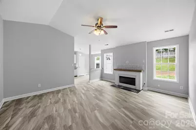 1528 Oakdale Green Drive, Charlotte, NC 28216 - Photo 9