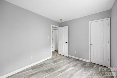 1528 Oakdale Green Drive, Charlotte, NC 28216 - Photo 19