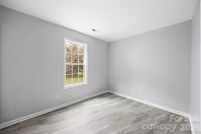1528 Oakdale Green Drive, Charlotte, NC 28216 - Photo 17