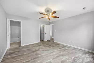 1528 Oakdale Green Drive, Charlotte, NC 28216 - Photo 15