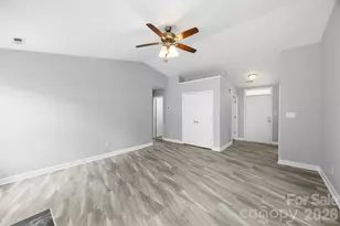 1528 Oakdale Green Dr, Charlotte, NC 28216 - Photo 7
