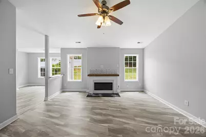1528 Oakdale Green Drive, Charlotte, NC 28216 - Photo 11