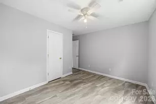 1528 Oakdale Green Dr, Charlotte, NC 28216 - Photo 21