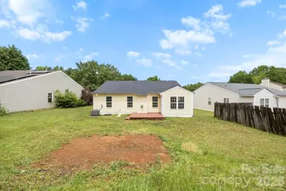 1528 Oakdale Green Drive, Charlotte, NC 28216 - Photo 25