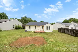 1528 Oakdale Green Dr, Charlotte, NC 28216 - Photo 25