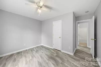 1528 Oakdale Green Drive, Charlotte, NC 28216 - Photo 21