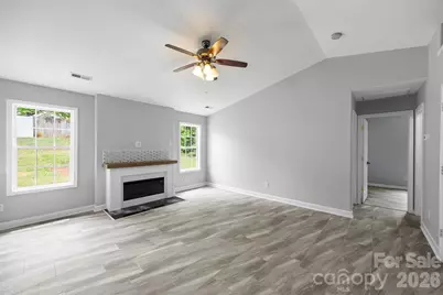 1528 Oakdale Green Drive, Charlotte, NC 28216 - Photo 11