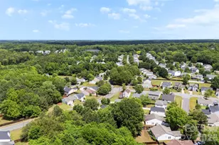 1528 Oakdale Green Dr, Charlotte, NC 28216 - Photo 29