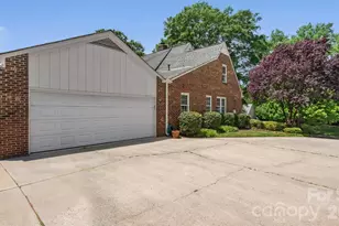 2327 Hamilton Mill Rd, Charlotte, NC 28270 - Photo 23