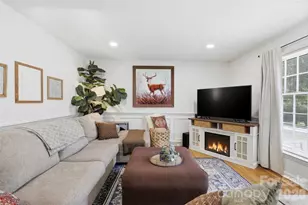 6607 Elmwood Cir, Charlotte, NC 28214 - Photo 5
