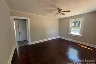 704 N Miller Ave, Statesville, NC 28677 - Photo 5