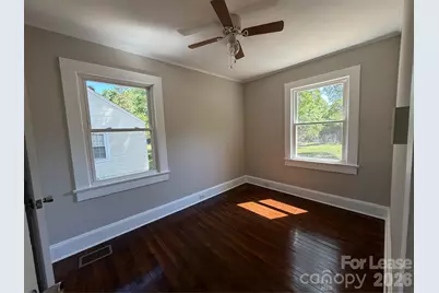 704 N Miller Avenue, Statesville, NC 28677 - Photo 9