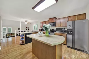 11510 Gelding Dr, Charlotte, NC 28215 - Photo 5