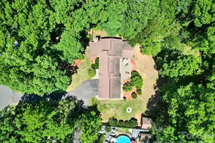 11510 Gelding Dr, Charlotte, NC 28215 - Photo 39
