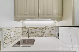 6746 Wynfaire Ln, Charlotte, NC 28210 - Photo 33