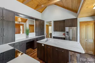 35 Carriage Forest Ct, Hendersonville, NC 28791 - Photo 11