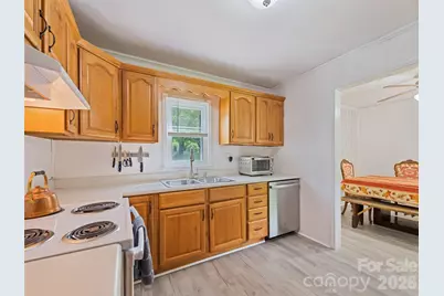 48 Medford Avenue, Waynesville, NC 28786 - Photo 7