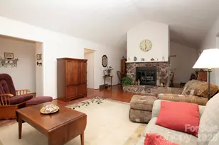 104 Richards Dr, Hendersonville, NC 28792 - Photo 7