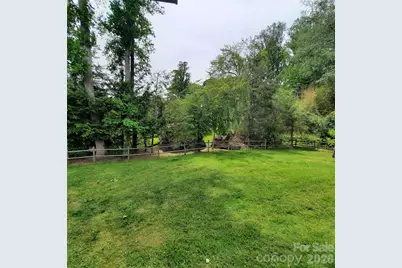 104 Richards Drive, Hendersonville, NC 28792 - Photo 3