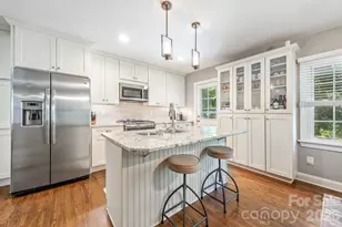 2909 Clemson Ave, Charlotte, NC 28205 - Photo 5