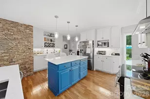 3650 Foxboro Ln NE, Hickory, NC 28601 - Photo 17