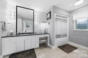 3650 Foxboro Ln NE, Hickory, NC 28601 - Photo 13