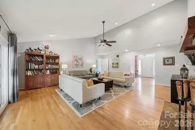 3650 Foxboro Lane NE, Hickory, NC 28601 - Photo 25