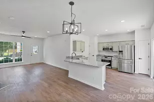 10410 Roundleaf Dr, Charlotte, NC 28213 - Photo 15