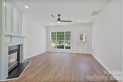 10410 Roundleaf Drive, Charlotte, NC 28213 - Photo 13