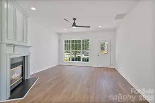 10410 Roundleaf Dr, Charlotte, NC 28213 - Photo 13