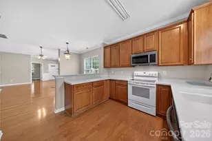 1389 Millbank Dr, Matthews, NC 28104 - Photo 7