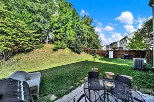 10541 Haddington Dr NW, Charlotte, NC 28269 - Photo 5