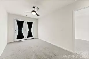 11010 Chalkbark Ln, Charlotte, NC 28262 - Photo 15
