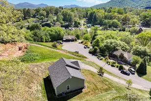 373 Barefoot Rdg, Clyde, NC 28721 - Photo 29