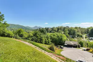 373 Barefoot Rdg, Clyde, NC 28721 - Photo 5