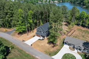 5256 Whitewater Dr, Hickory, NC 28601 - Photo 1