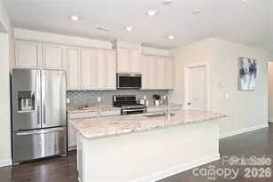 2410 Arbor Loop Dr, Charlotte, NC 28217 - Photo 5