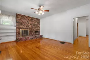 207 W Main St, Maiden, NC 28650 - Photo 5