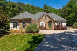 122 Maple View Dr, Troutman, NC 28166 - Photo 1