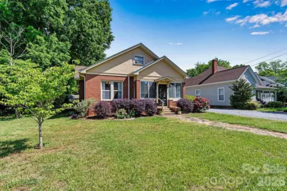 220 W 8th Street, Newton, NC 28658 - Photo 31