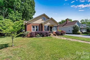 220 W 8th St, Newton, NC 28658 - Photo 31